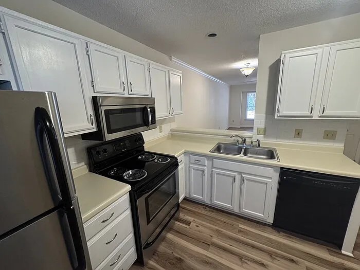 2 bed, 1.5 bath, 1066 sqft, $1,495 — Photo 4