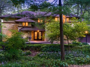 331 S Arboretum Cir, Wheaton, IL 60189