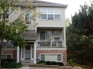 547 Pheasant Trl, Saint Charles, IL 60174