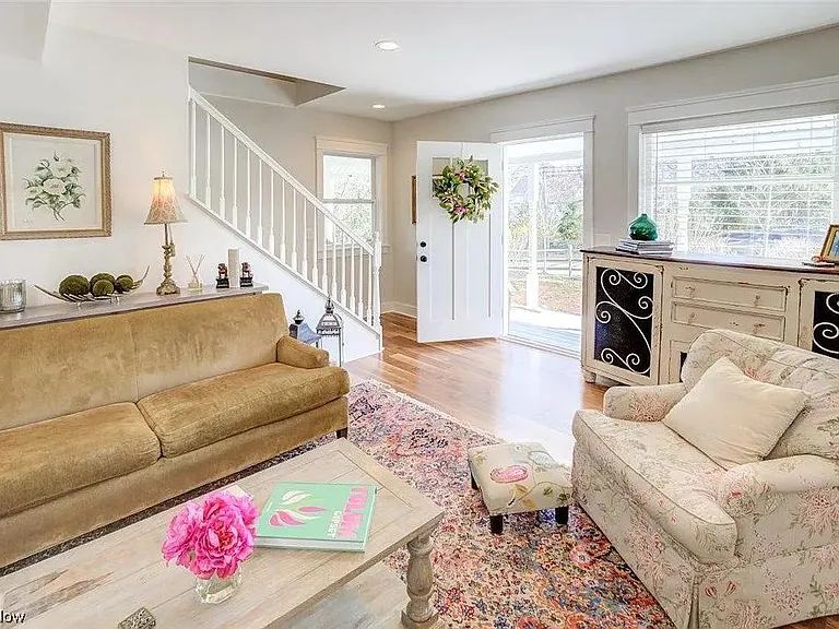 343 E Garfield Rd — Photo 3