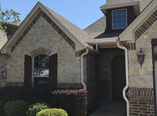 316 Spring Run Dr, Decatur, TX 76234