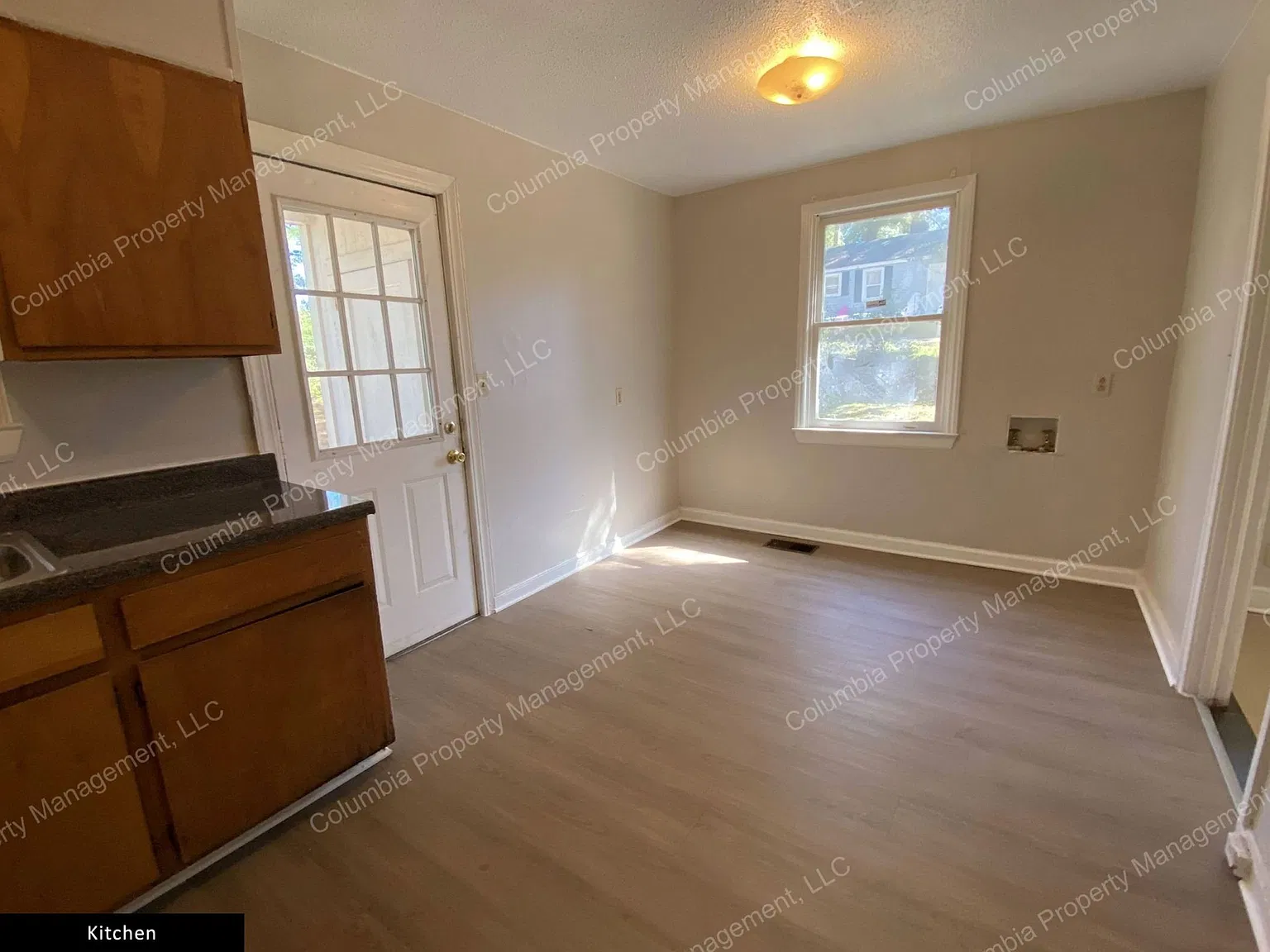 3 bed, 962 sqft, $1,200 — Photo 2