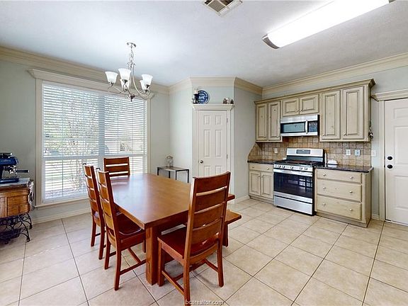 4th image of 8423 Alison Ave