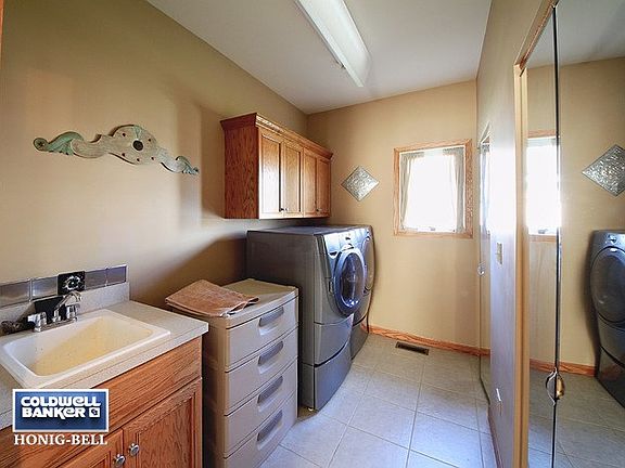 5th image of 1205 Heritage Dr