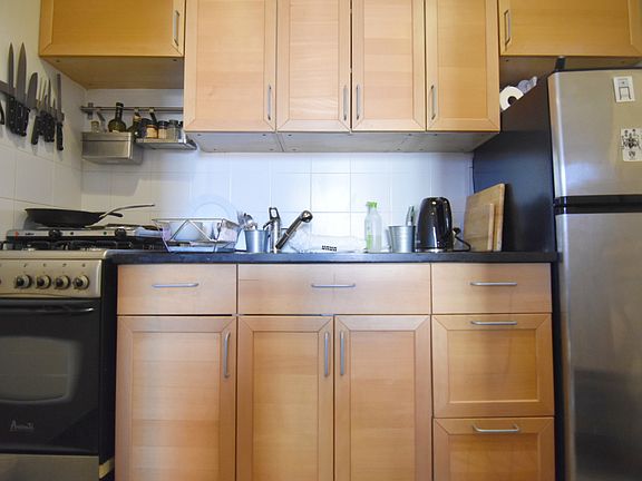 3rd image of 67 Jane St APT 6B