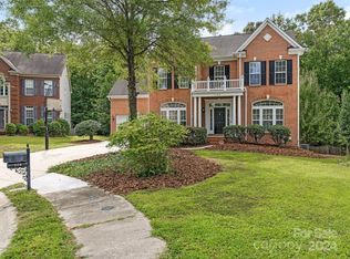 1120 Red Porch Ln, Matthews, NC 28105