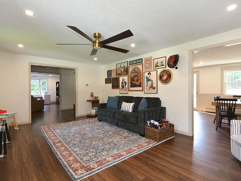 49 Academy Ave — Photo 10