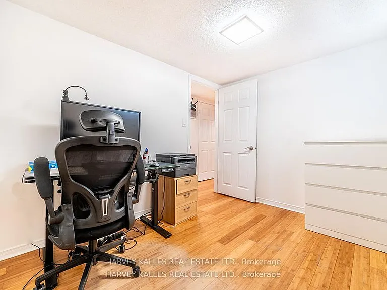 139 Kingsdale Ave — Photo 24
