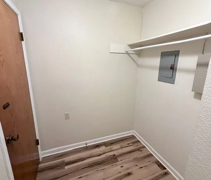 1202 Royal Crest Dr — Photo 15