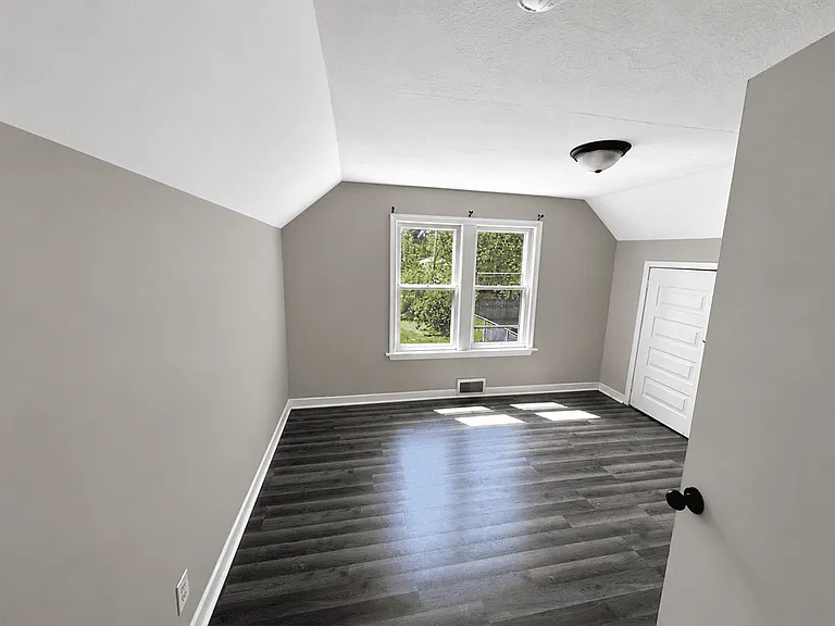 4918 Pleasant Grove Rd — Photo 6