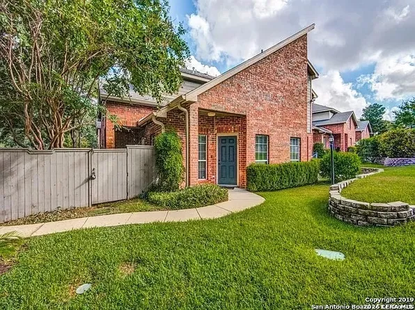 30 Chapel Hill Cir, San Antonio, TX 78240