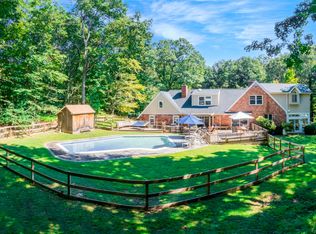 17 Timber Mill Ln, Weston, CT