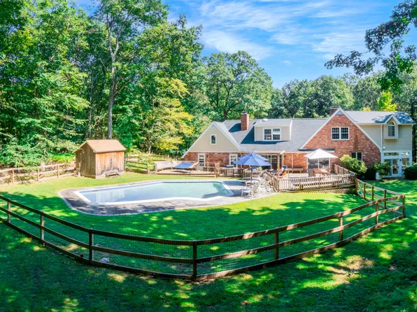 17 Timber Mill Lane, Weston, CT 06883