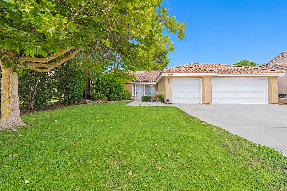 3 bed, 2.0 bath, 1672 sqft, $2,800 — Photo 2