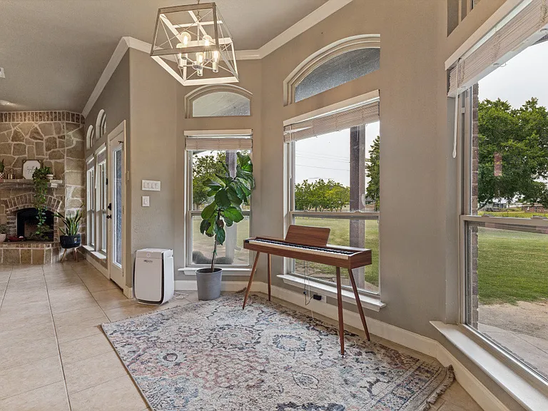5584 Justine Pl — Photo 13