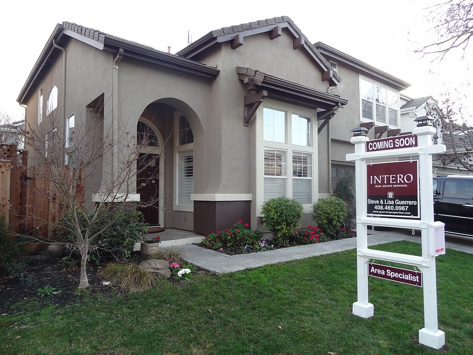 1st image of 330 Daisy Dr