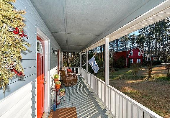 2nd image of 1092 Waverly Dr