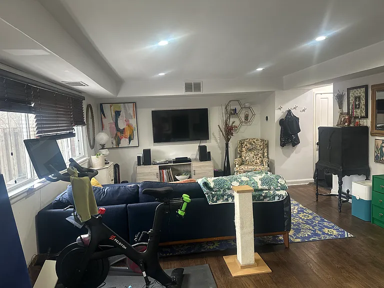 8505 Bradford Rd — Photo 9