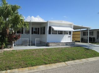 6413 Honolulu Dr, Bradenton, FL 34207