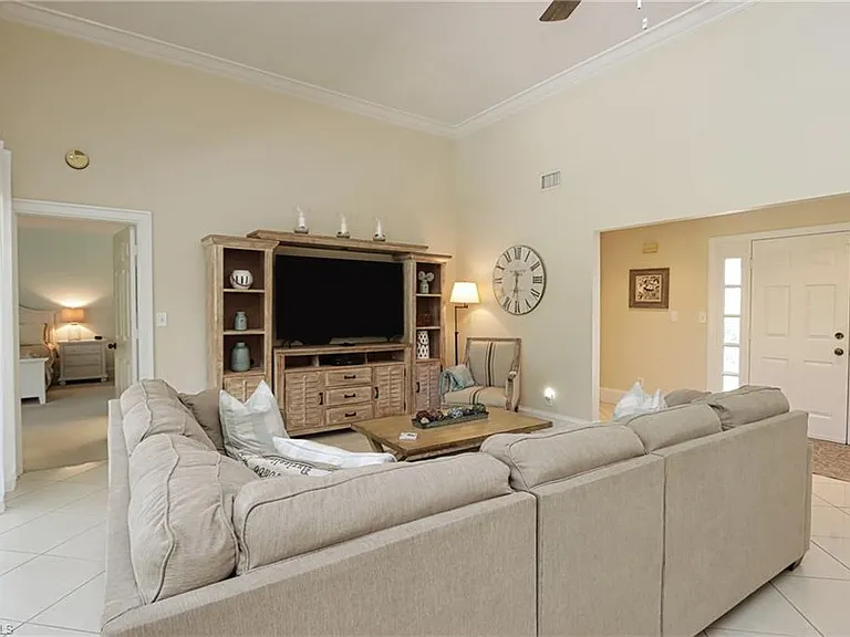 5916 Chanteclair Dr #8 — Photo 4