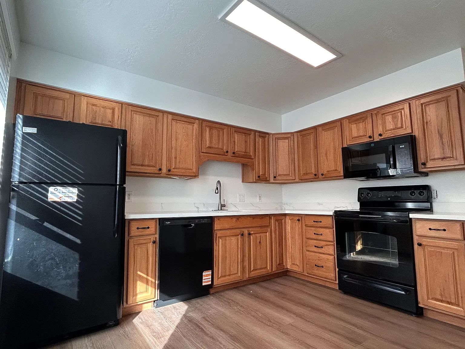 4 bed, 1900 sqft, $2,900 — Photo 4