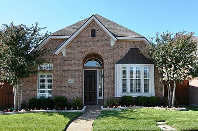 1st image of 8629 Old Oak Dr