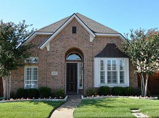 8629 Old Oak Dr, Irving, TX 75063