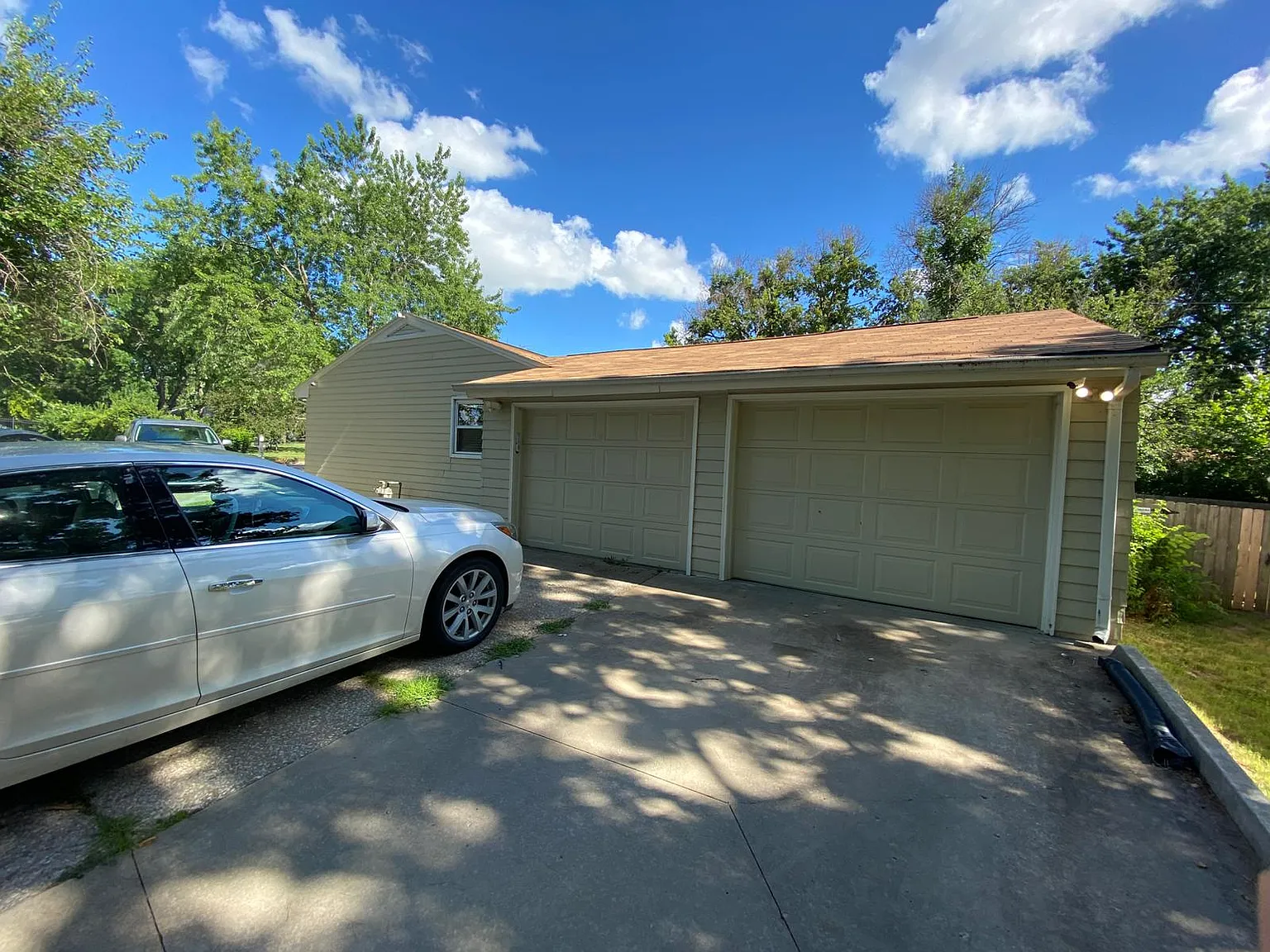 3 bed, 1130 sqft, $1,350 — Photo 2