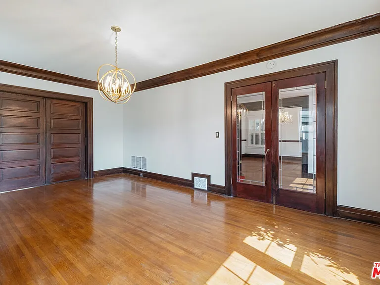 317 S Norton Ave — Photo 11