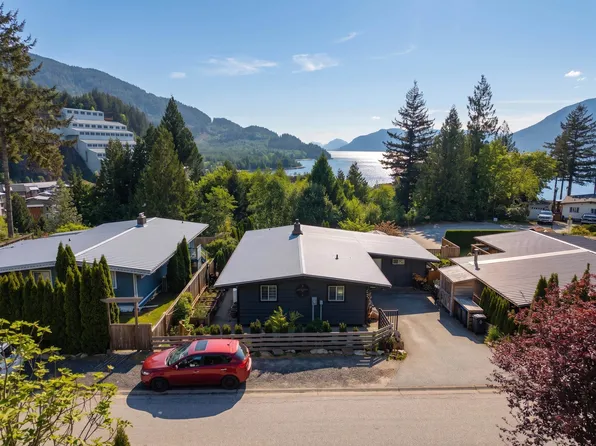 624 Crescent, Britannia Beach, BC V8B 1J1