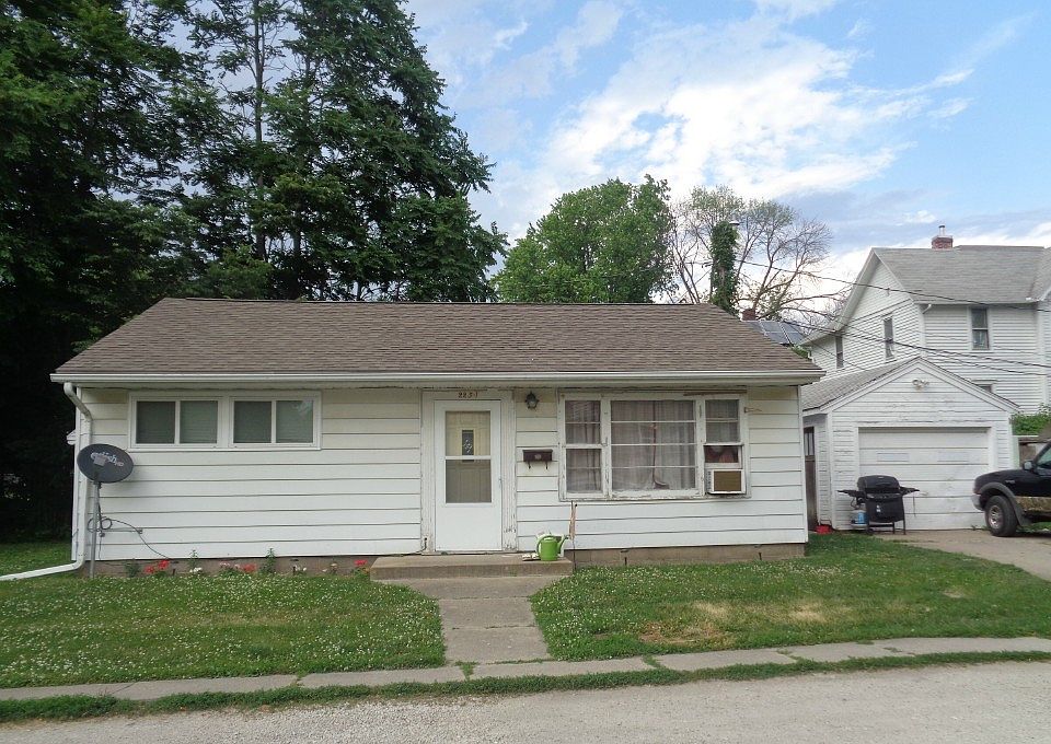 1st image of 223-1 S Chestnut St