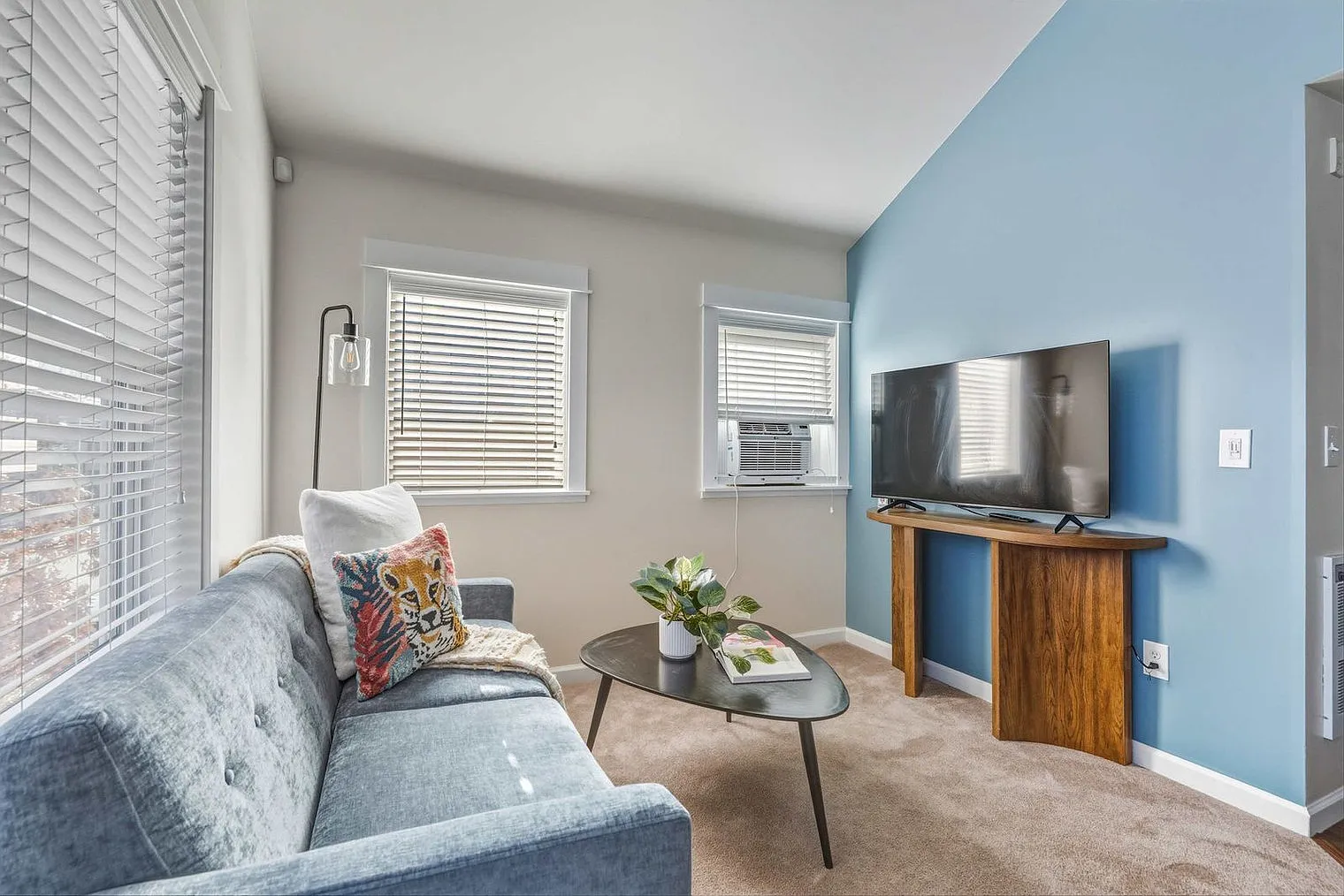 1 bed, 1.0 bath, 796 sqft, $2,849 — Photo 3