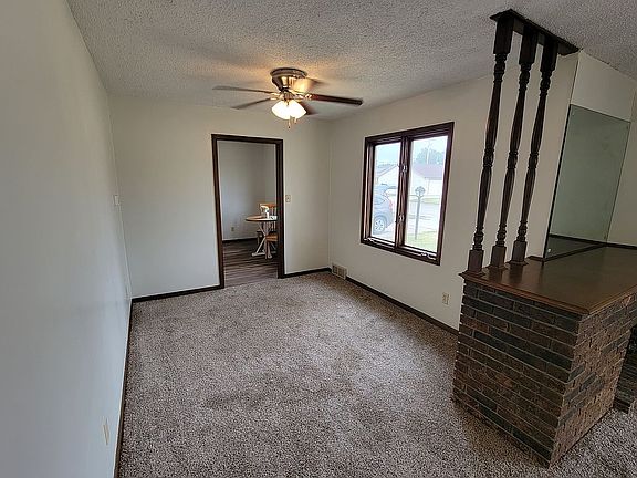 5th image of 600 W 19th Ave