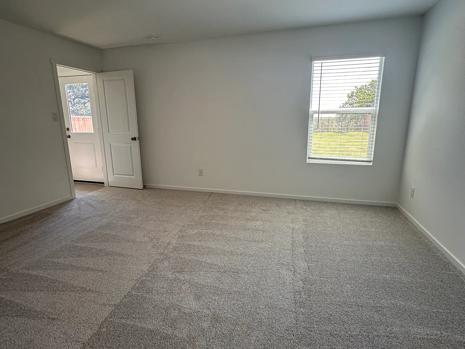 4 bed, 2062 sqft, $2,300 — Photo 1