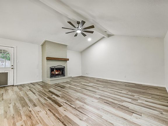 5th image of 5206 Appleblossom Ln