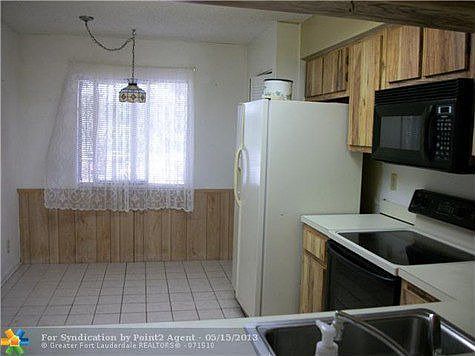4th image of 2206 S Cypress Bend Dr APT 202