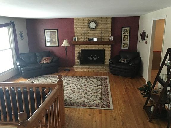 4th image of 523 Bahama Ln