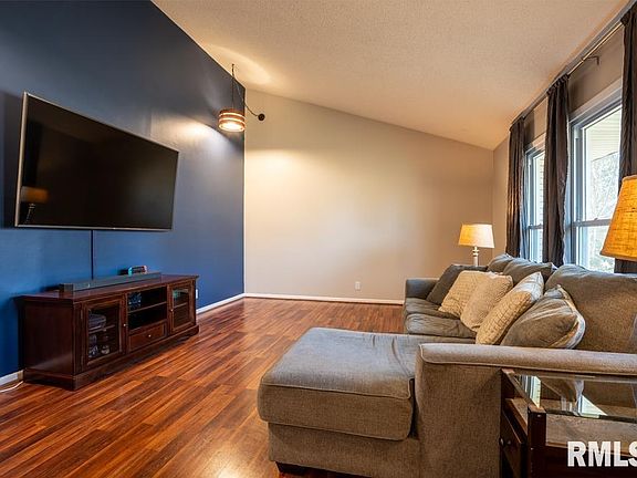 5th image of 404 Partridge Ln