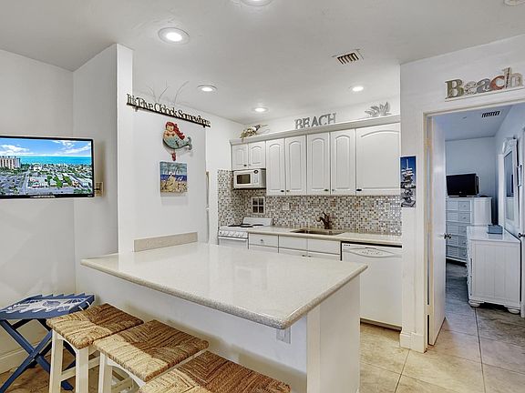 4th image of 4658 Bougainvilla Drive #60