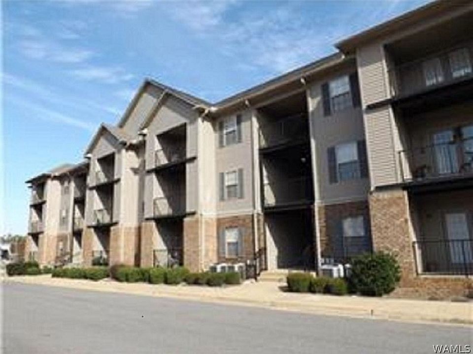 1st image of 2301 Veterans Memorial Pkwy APT 404