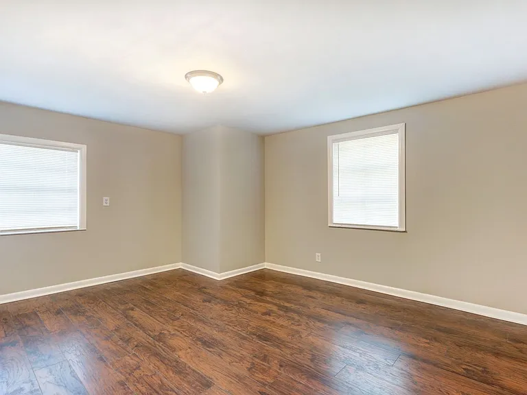 634 East Park Avenue — Photo 2