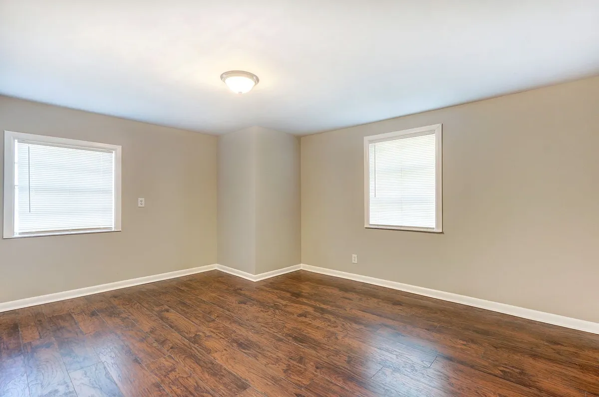 Building Photo - 634 East Park Avenue