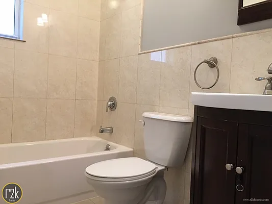 Rented by Realty 2000 Corp | media 26