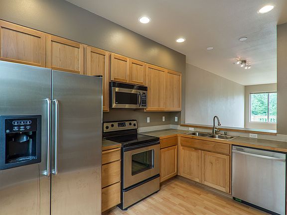 5th image of 436 Shangri La Way NW