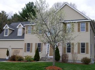 4 Celestial Cir, Bellingham, MA 01757