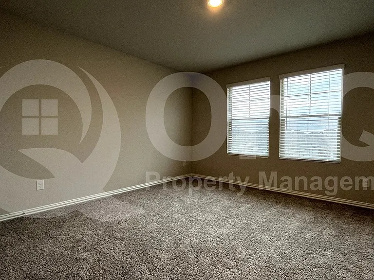 1608 Lannon Ln — Photo 23