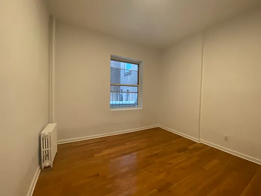 Rented by Dynamik Realty | media 11