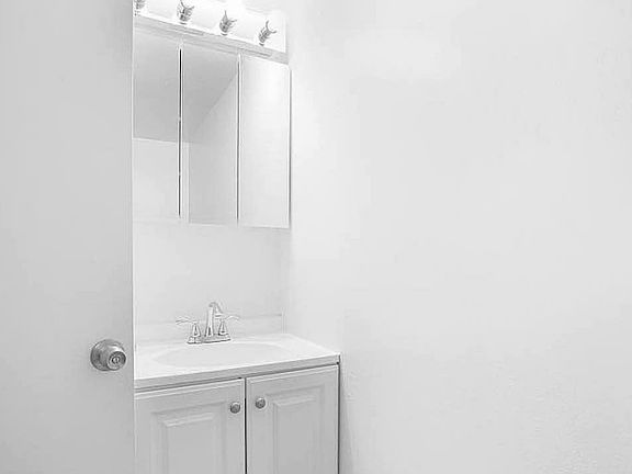 3rd image of 345 W 30th St APT 2C