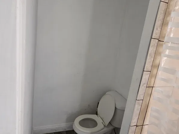 361 1/2 W 47th Pl, Los Angeles, CA 90037