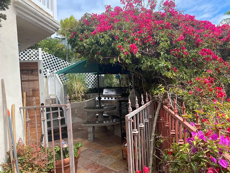 2518 Encina Way #B — Photo 22